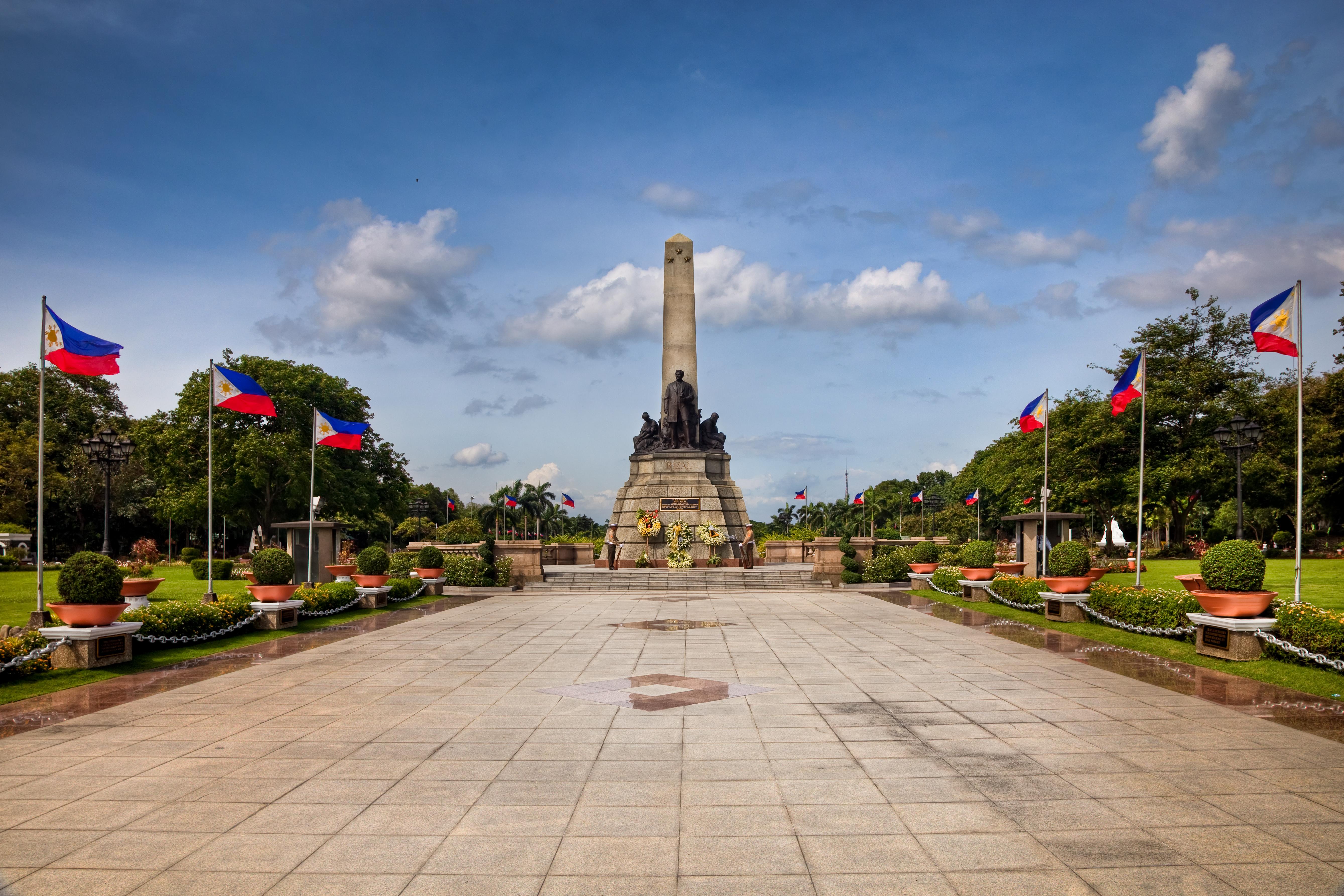 Парк манит. Рисаль парк Манила. Парк Хосе Рисаля. Ризал Филиппины. Rizal Monument (Manila) Philippines.